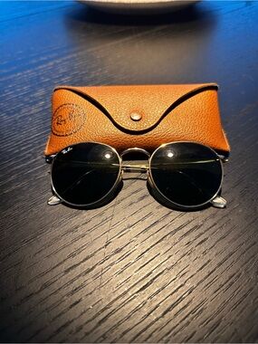 Ray-Ban Round Metal Sunglasses in Brown